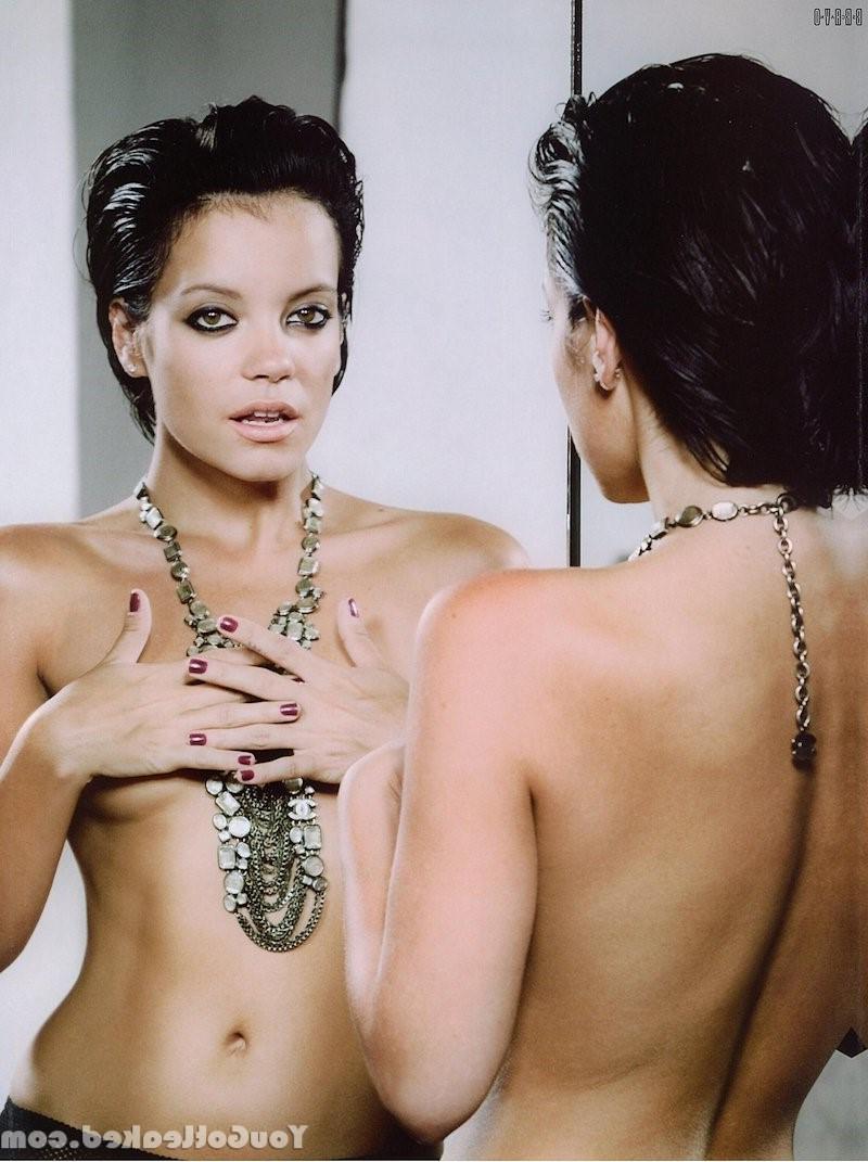 10P Lily Allen – Posing Topless