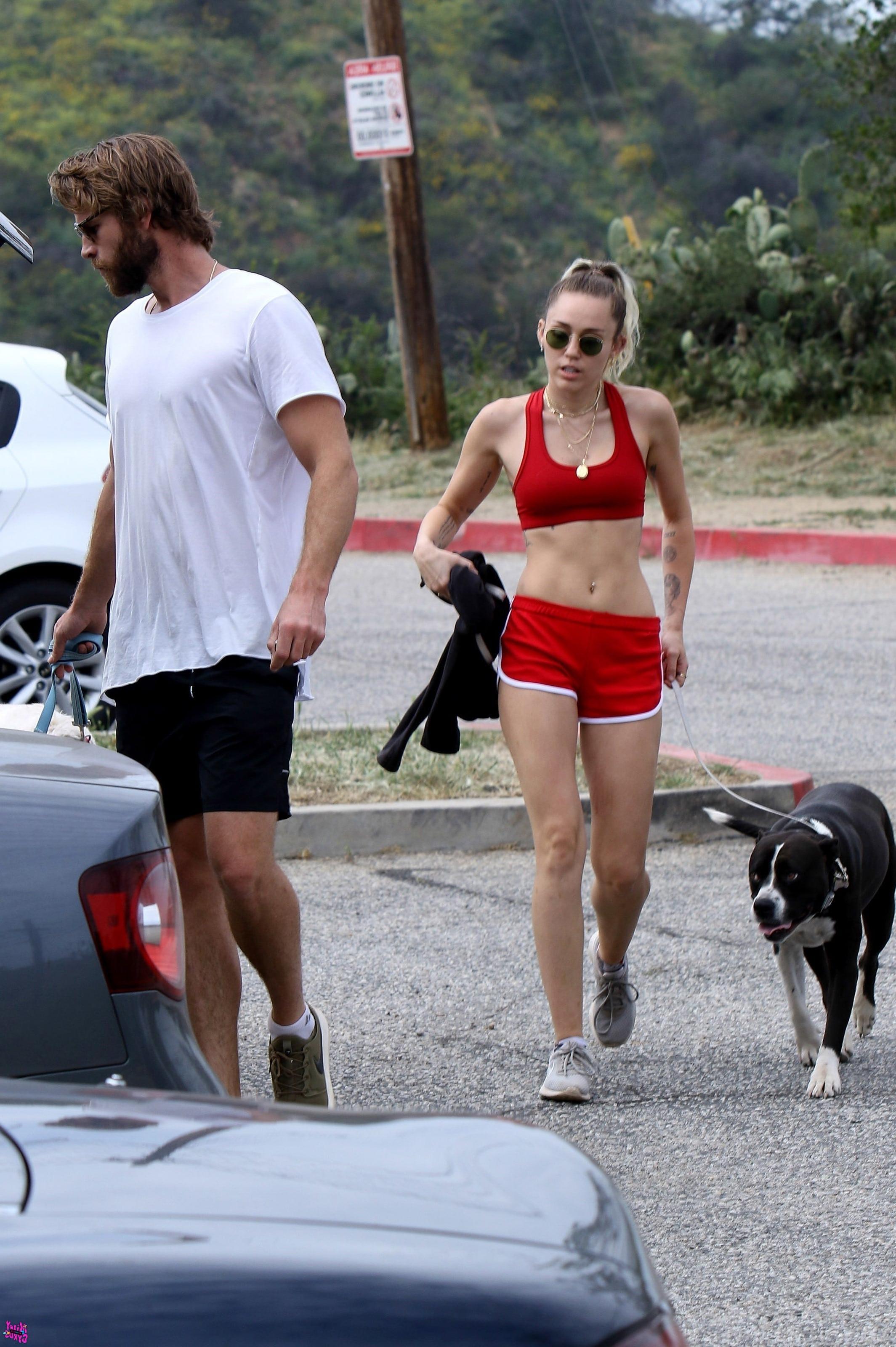 6P Miley Cyrus Looks Unsurprisingly Sexy