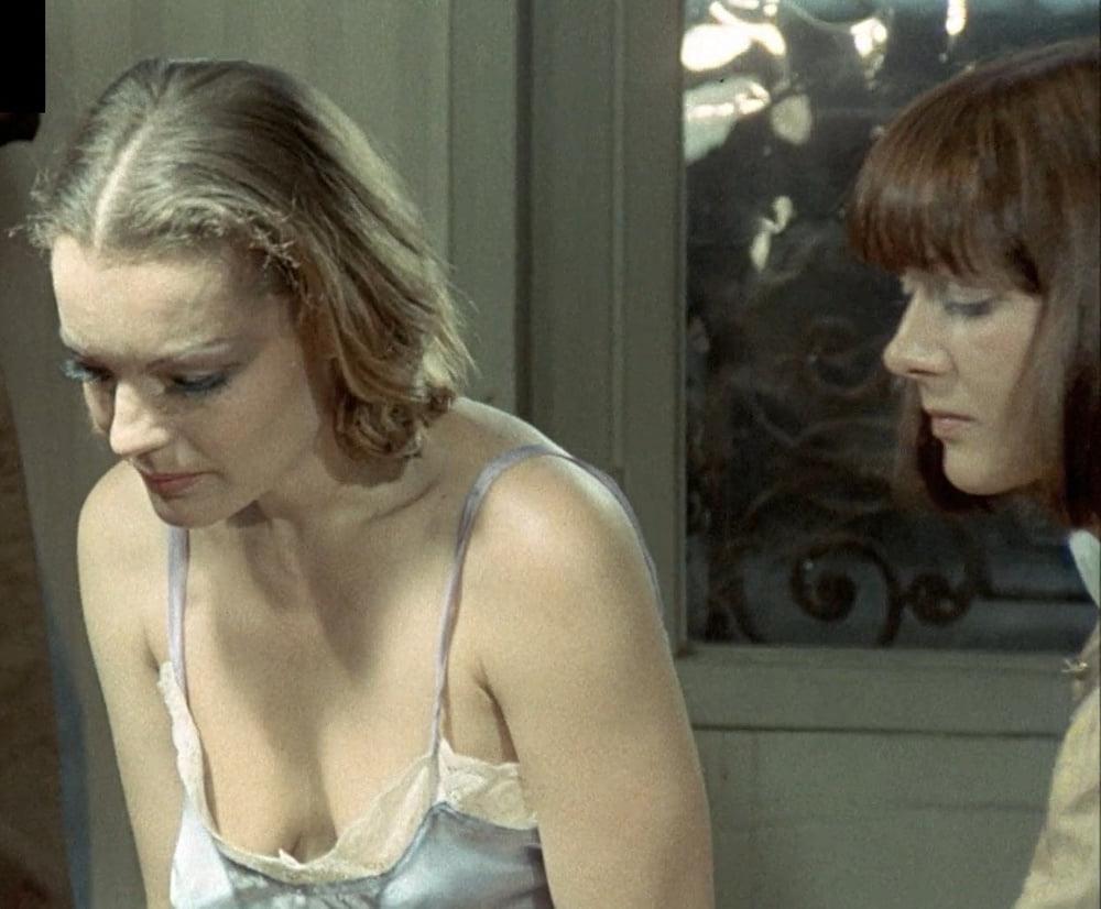 25P Celebrity Boobs - Romy Schneider