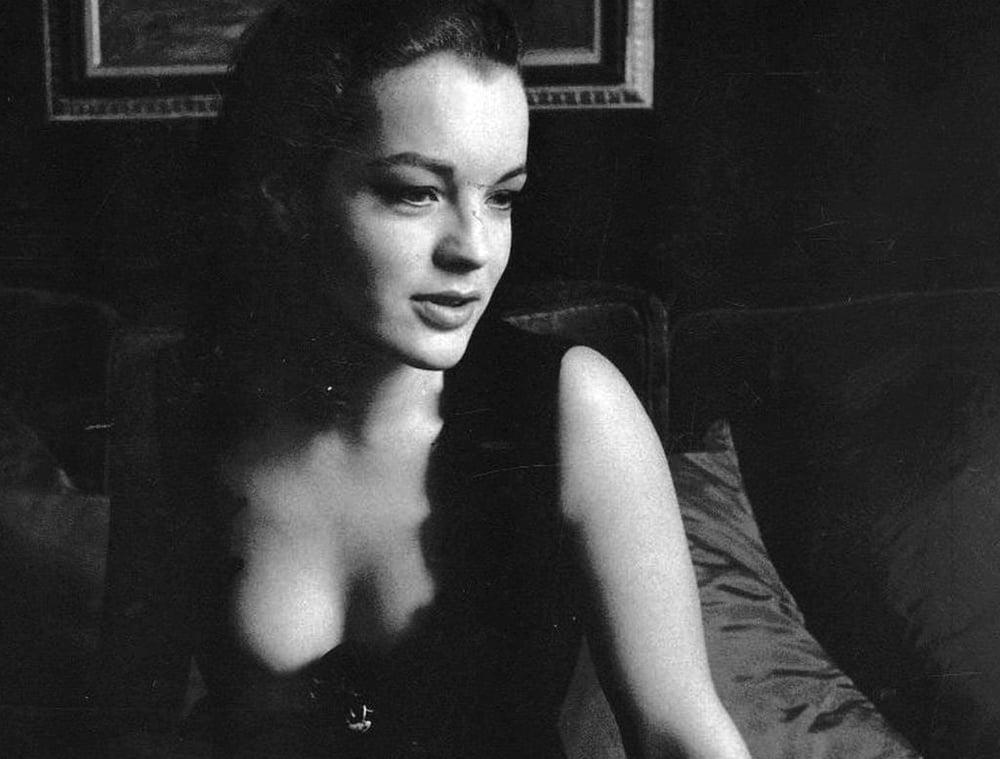 25P Celebrity Boobs - Romy Schneider