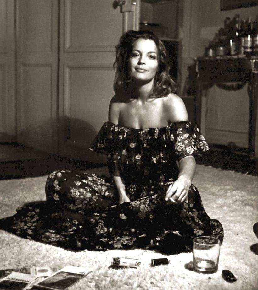 25P Celebrity Boobs - Romy Schneider