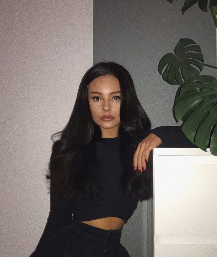 25P tiny polish teen ariana grande look-alike
