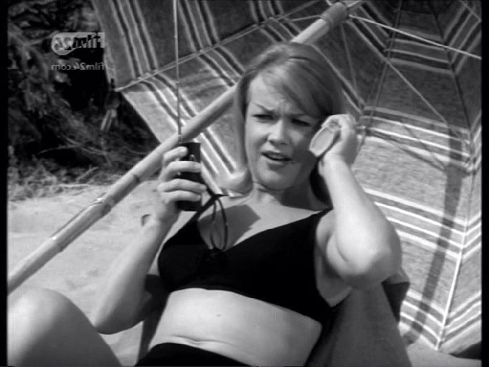 25P Celebrity Boobs - Anne Francis