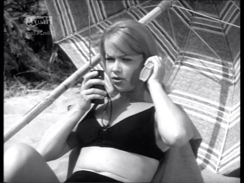 25P Celebrity Boobs - Anne Francis