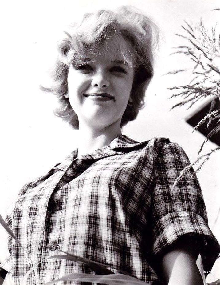 25P Celebrity Boobs - Anne Francis