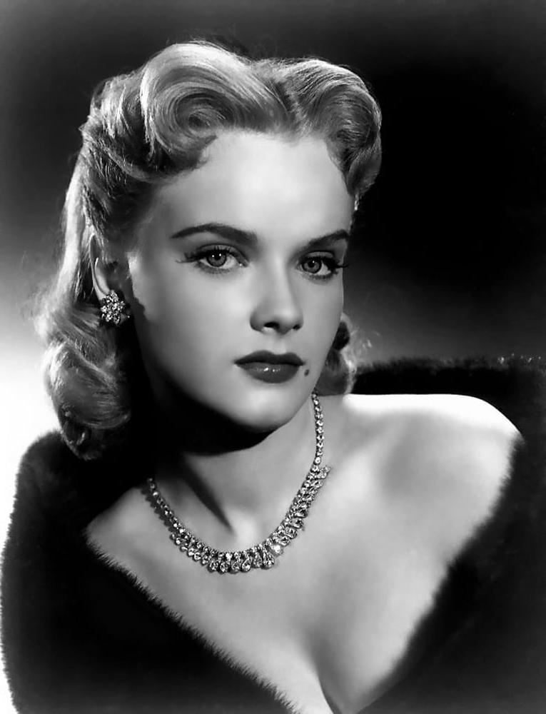25P Celebrity Boobs - Anne Francis