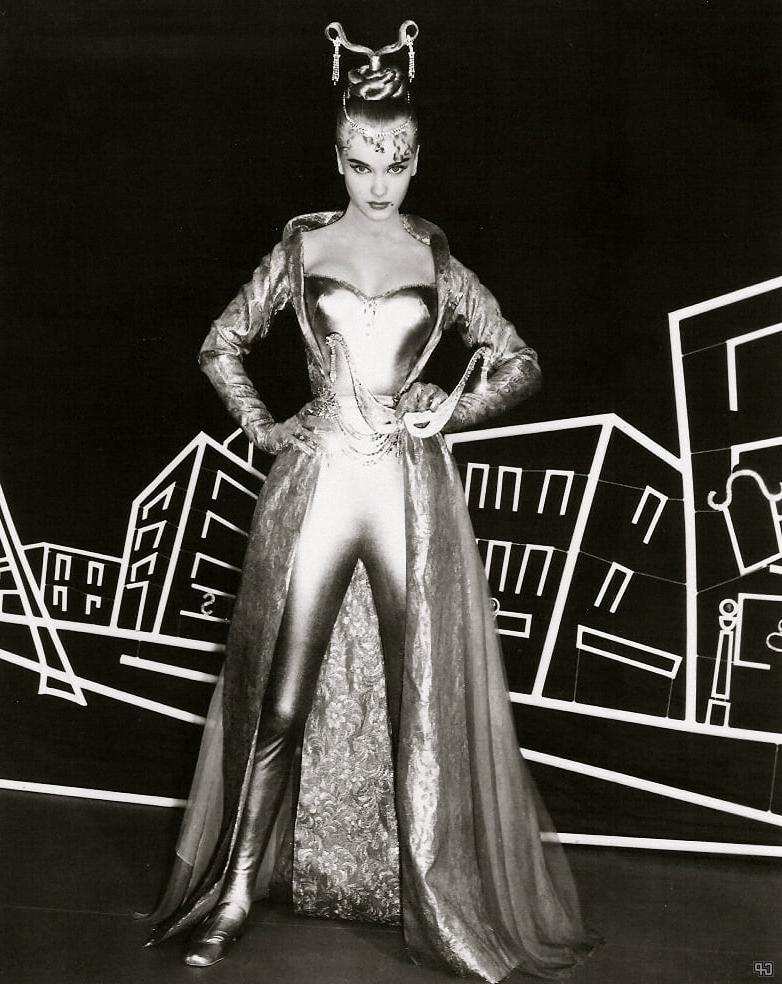 25P Celebrity Boobs - Anne Francis