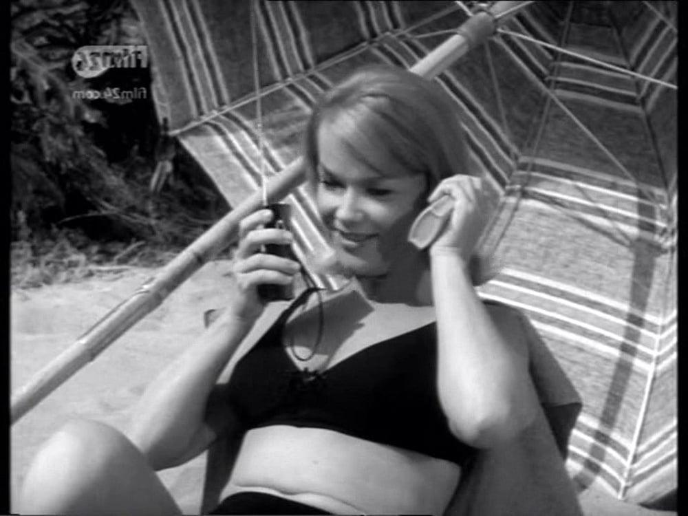 25P Celebrity Boobs - Anne Francis