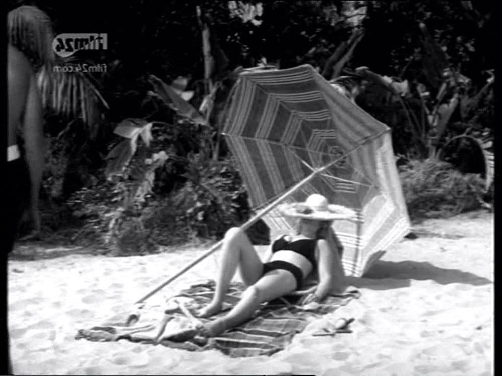 25P Celebrity Boobs - Anne Francis