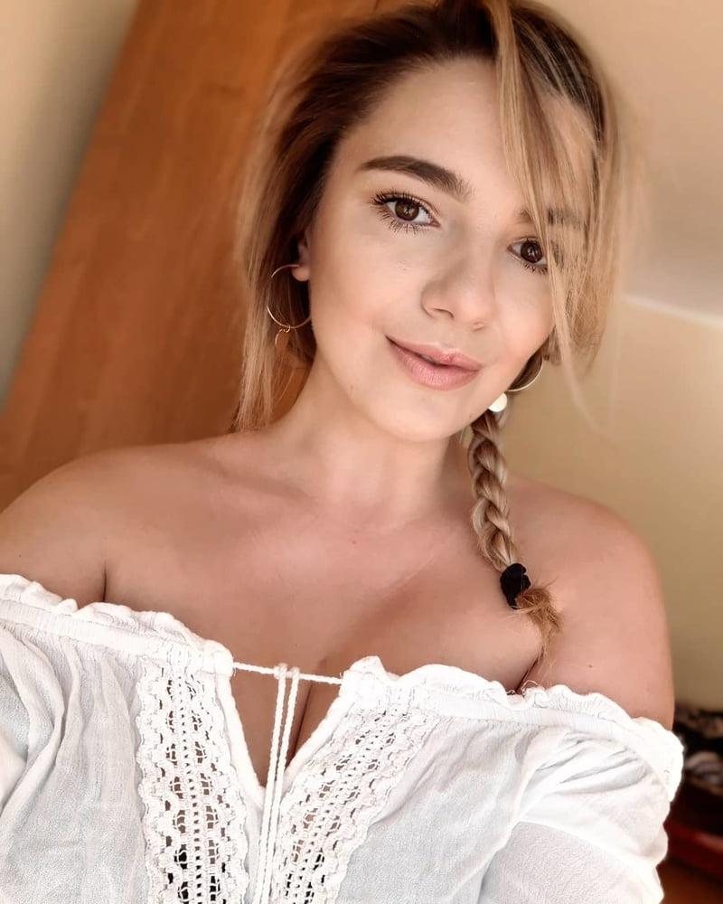 25P Amateur Polish big tits