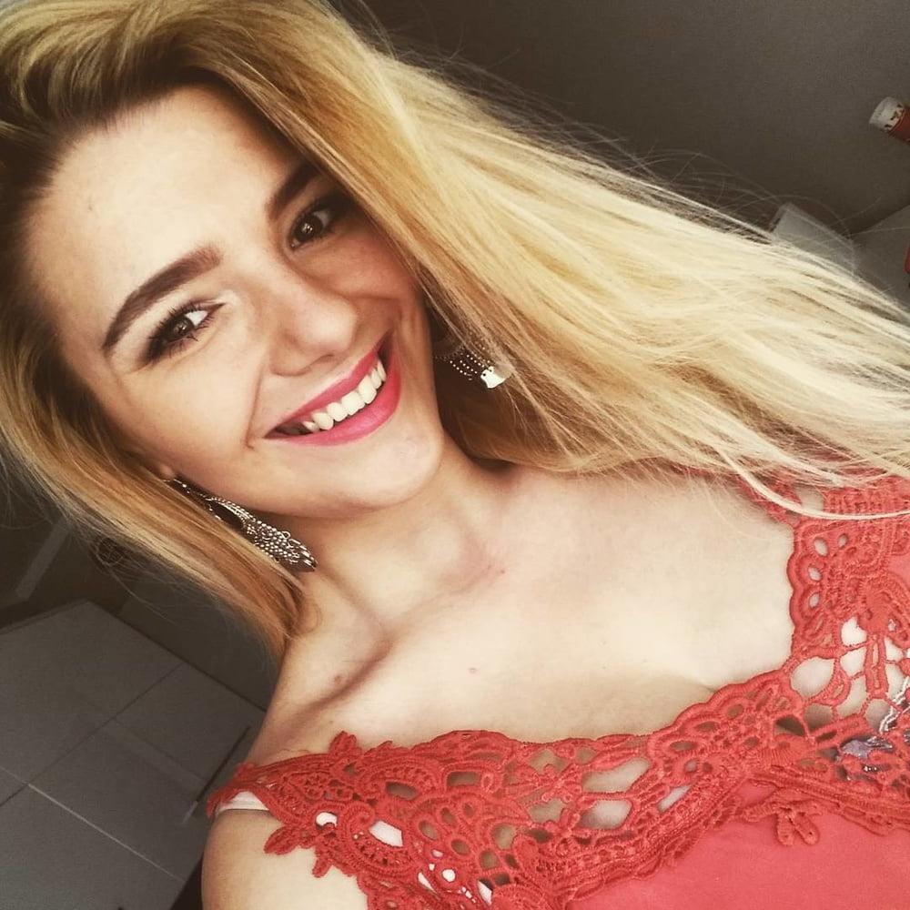 25P Amateur Polish big tits
