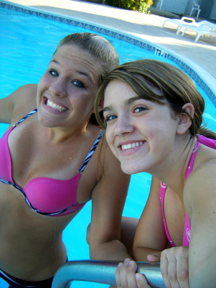 25P Sexy By The Pool