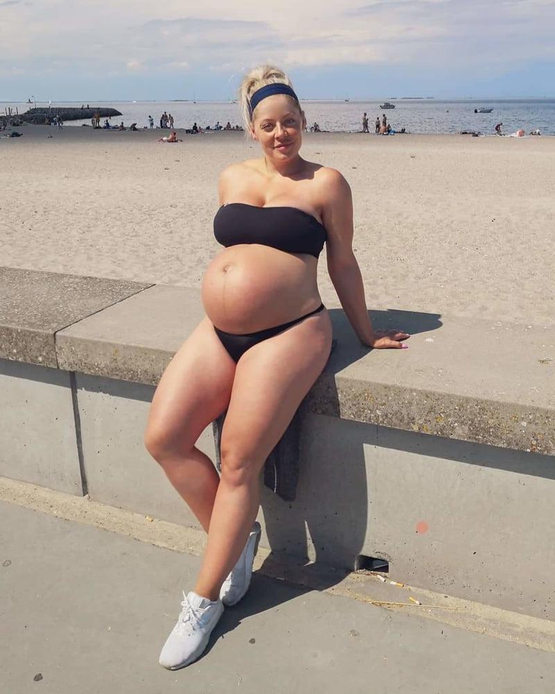 25P Pregnant Milf Mia Sand