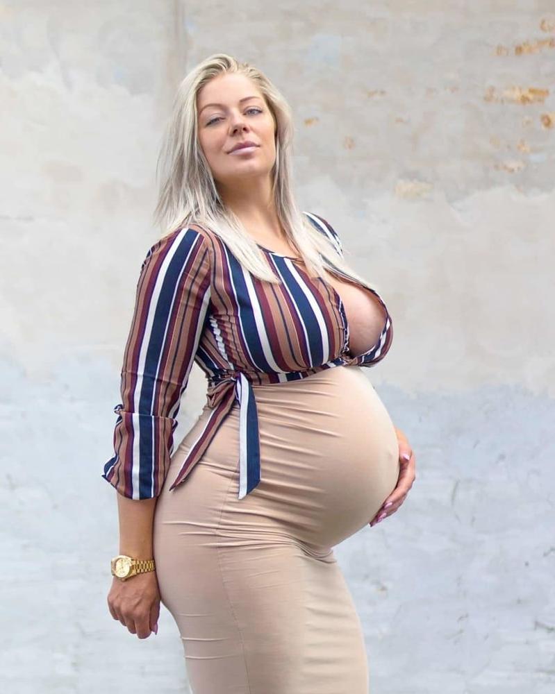 25P Pregnant Milf Mia Sand