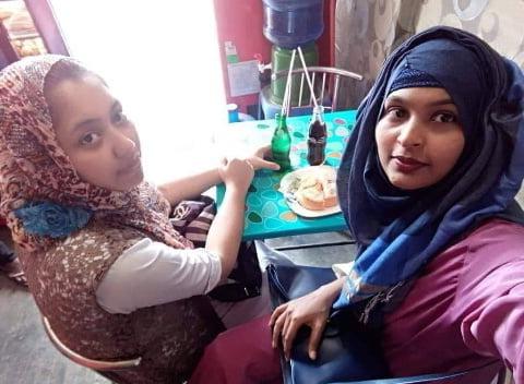 25P Muslim Girl With Boyfriend