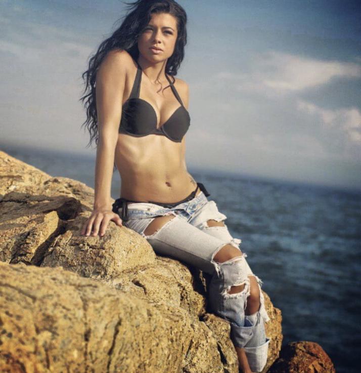 25P SEXY Italian Girl From Boston