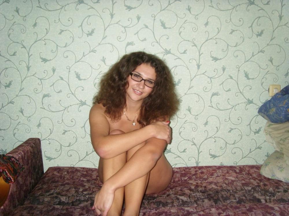 25P Curly Slut Posing
