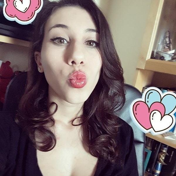 15P GUILIA 23 Y ITALIAN WHORE