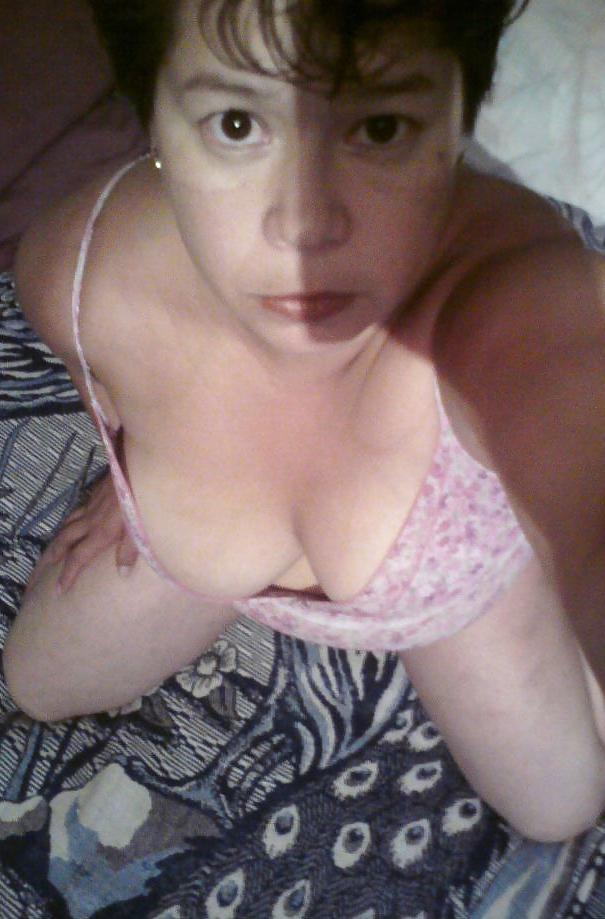 25P Meheecan granny whore ((retired teacher))