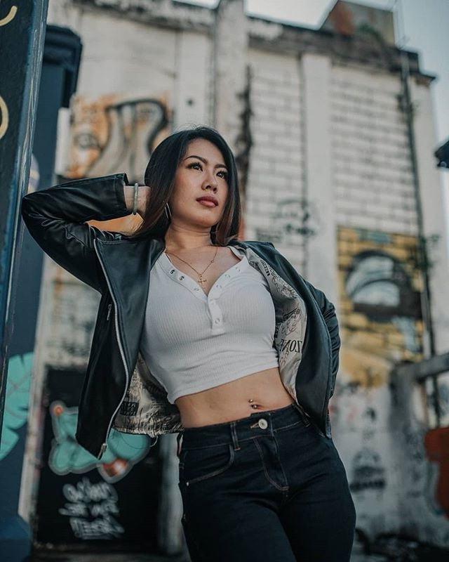 25P Sexy Asian Posing  (Non-Nude)