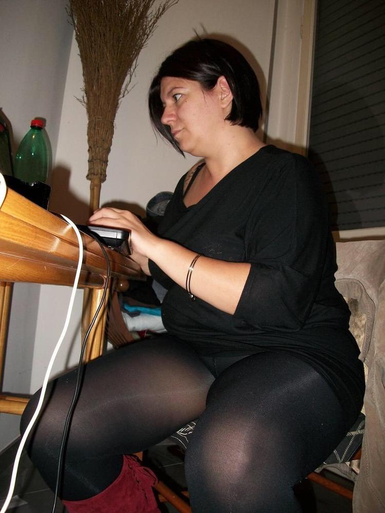 25P mature in pantyhose 50