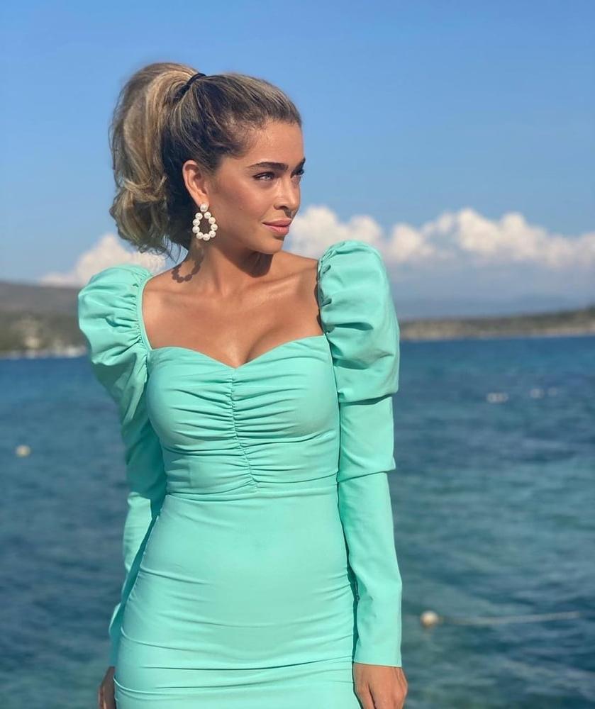 25P Turkish Celebrity Actress &amp; Model Oyku Celik