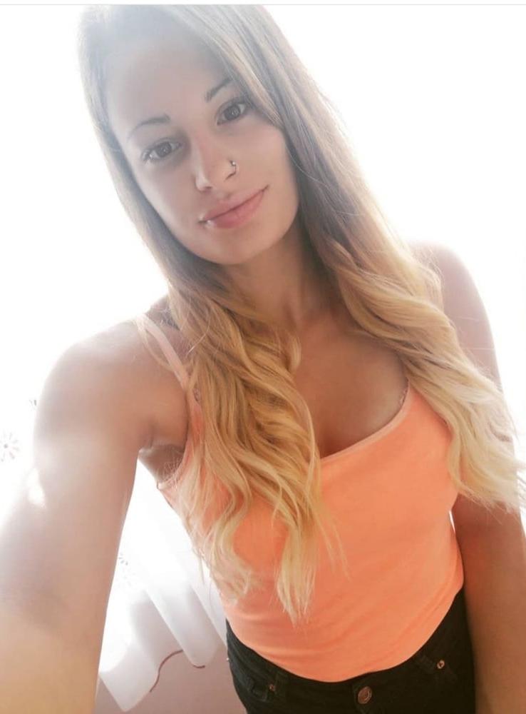 13P Hungarian pole dancer Dora