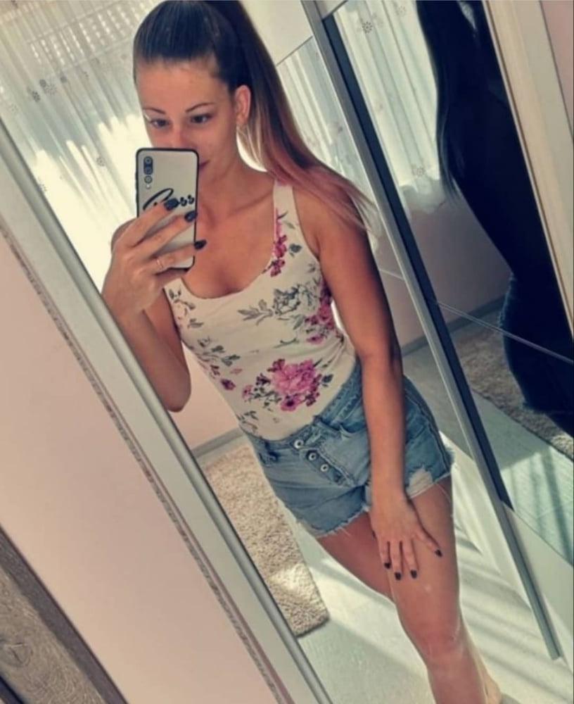 13P Hungarian pole dancer Dora