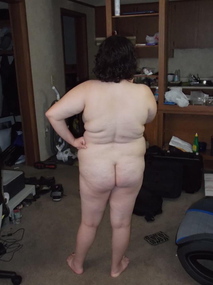 25P BBW Nudist Exhibitionist Exposed