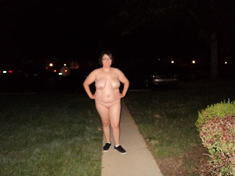 25P BBW Nudist Exhibitionist Exposed