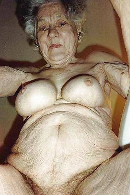 25P Pics for maniacs of granny