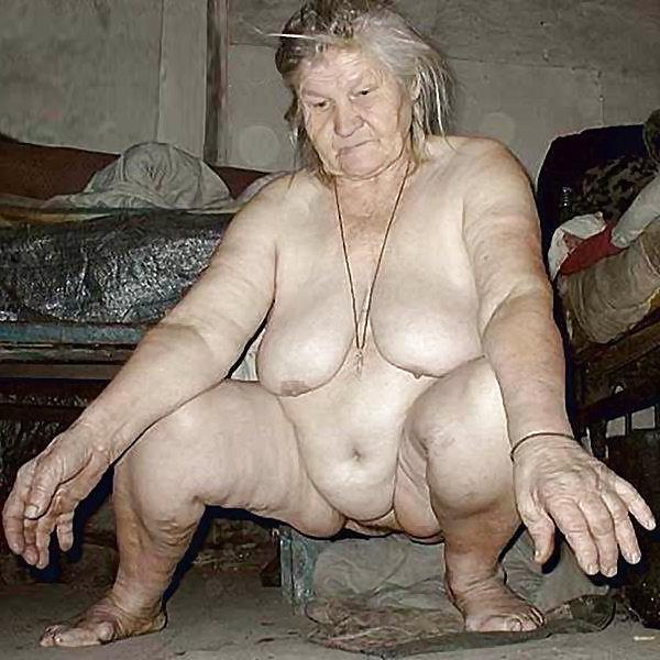 25P Pics for maniacs of granny