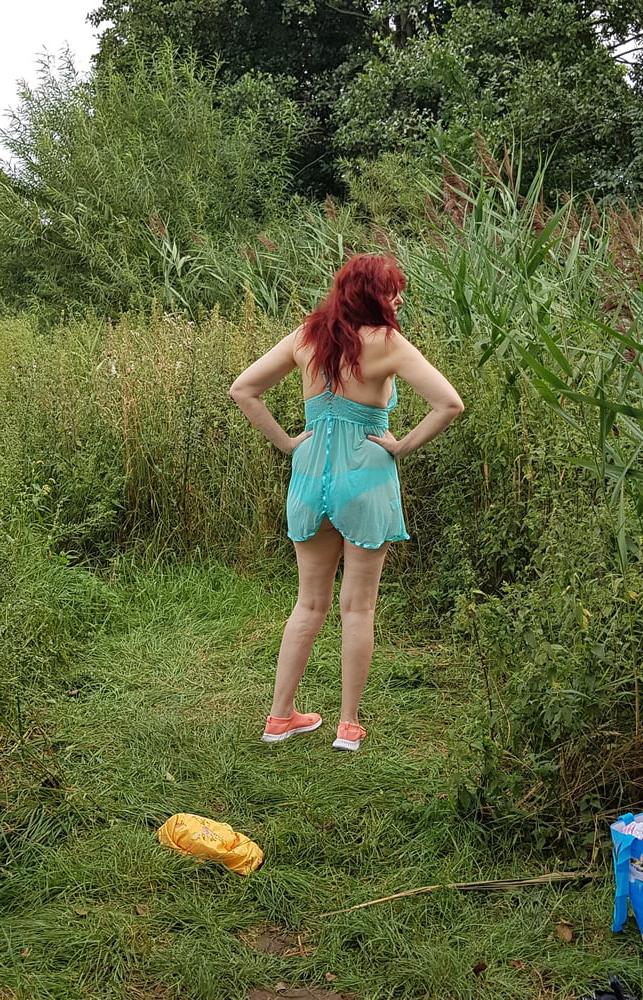 25P exhibitionist