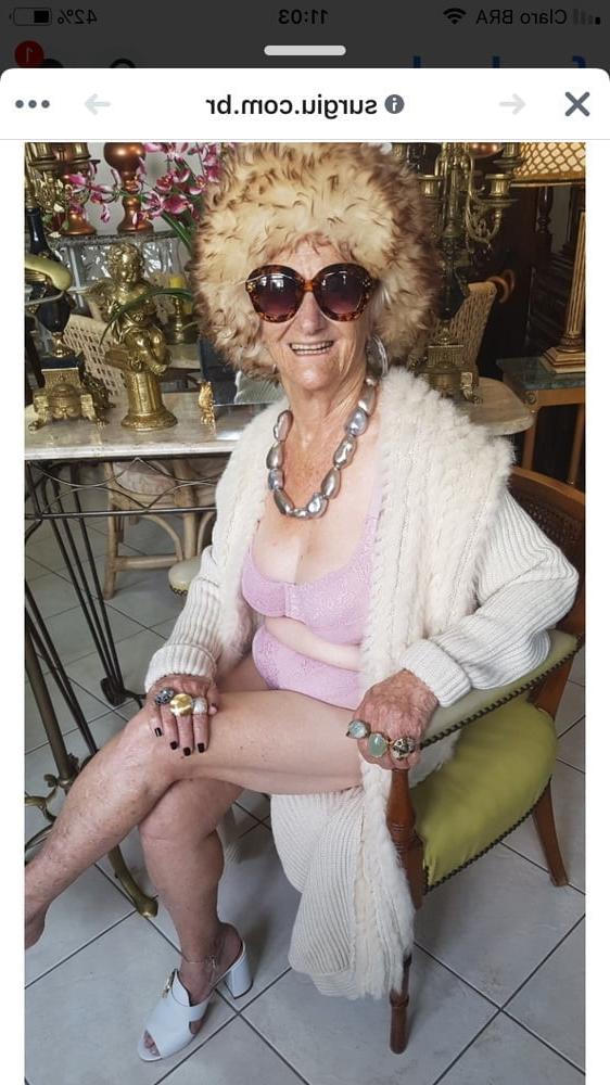25P Very old non-nude gilf likes her hats
