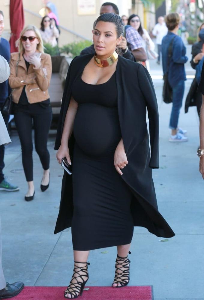 14P Pregnant Kim K