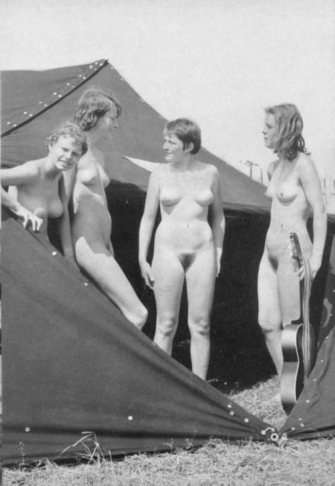25P Vintage nudist : milf, teen :)