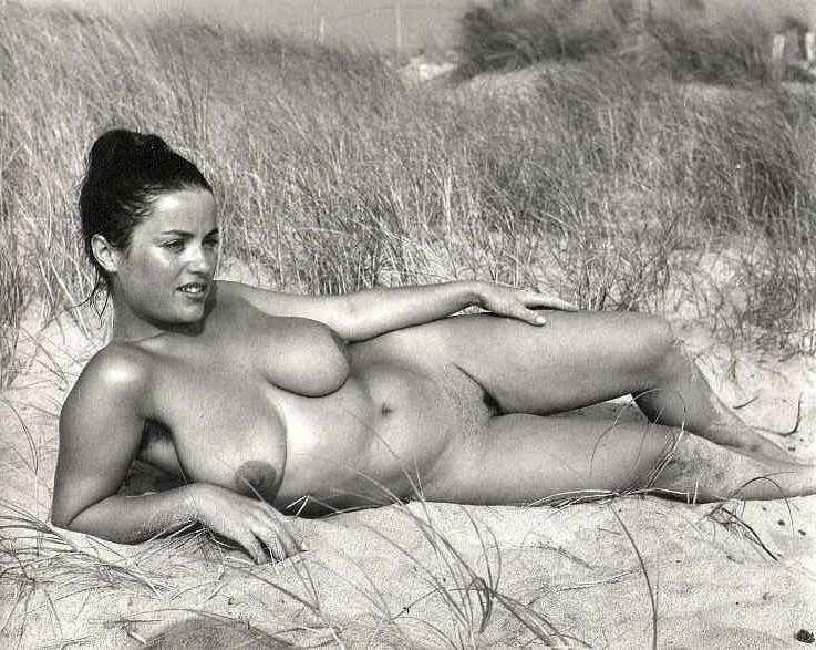 25P Vintage nudist : milf, teen :)