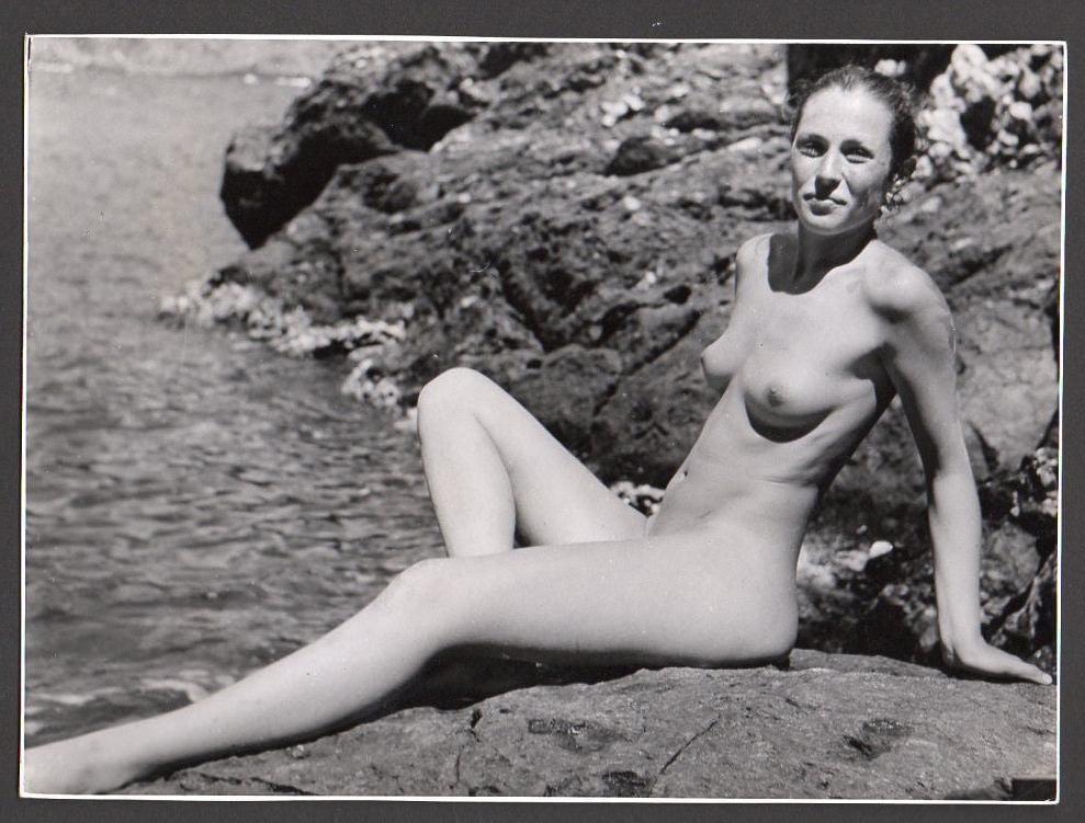 25P Vintage nudist : milf, teen :)