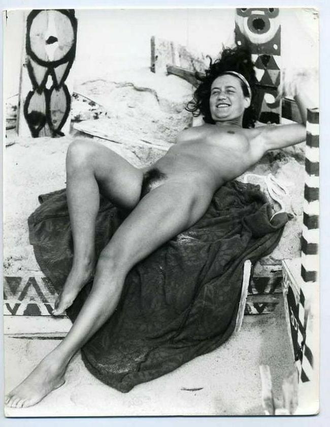 25P Vintage nudist : milf, teen :)