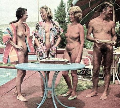 25P Naked Vintage Girls 70