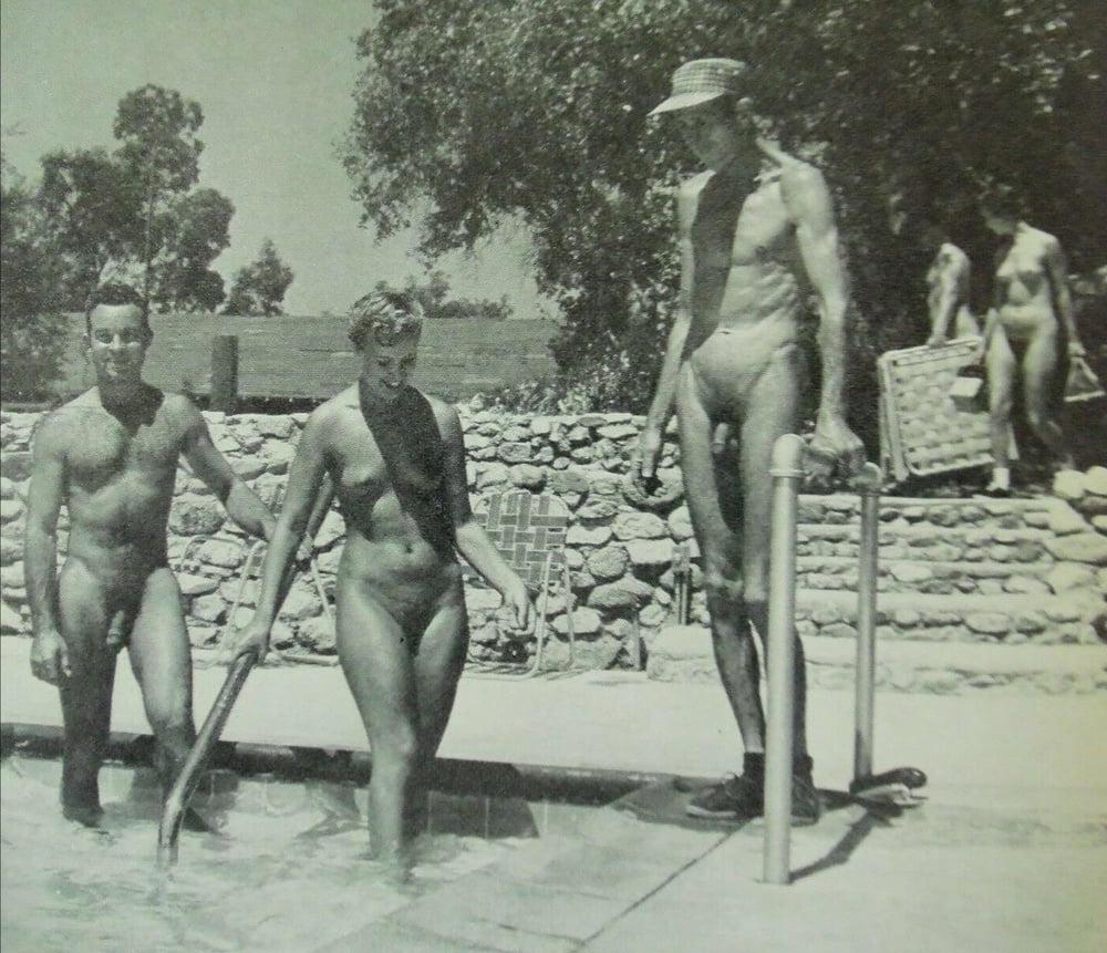 25P Naked Vintage Girls 70