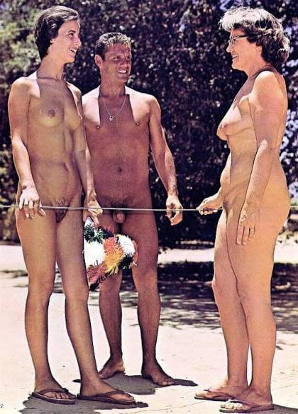 25P Naked Vintage Girls 70