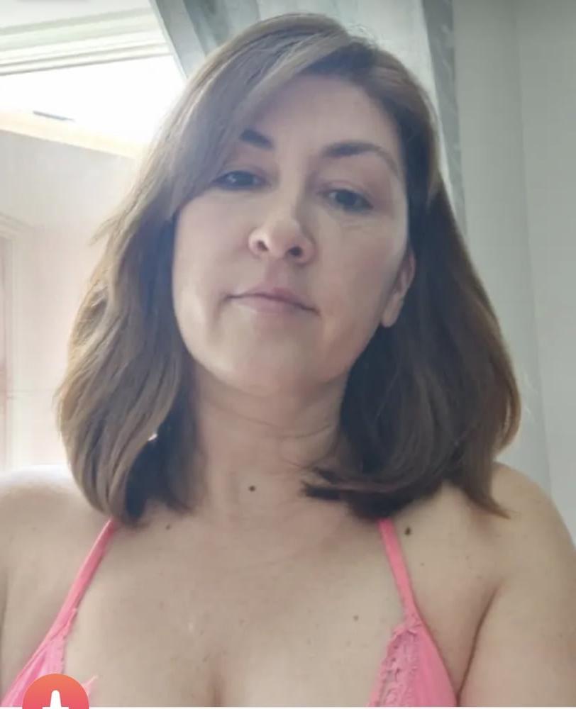 7P 50 year old tinder pussy how should I fuck her?