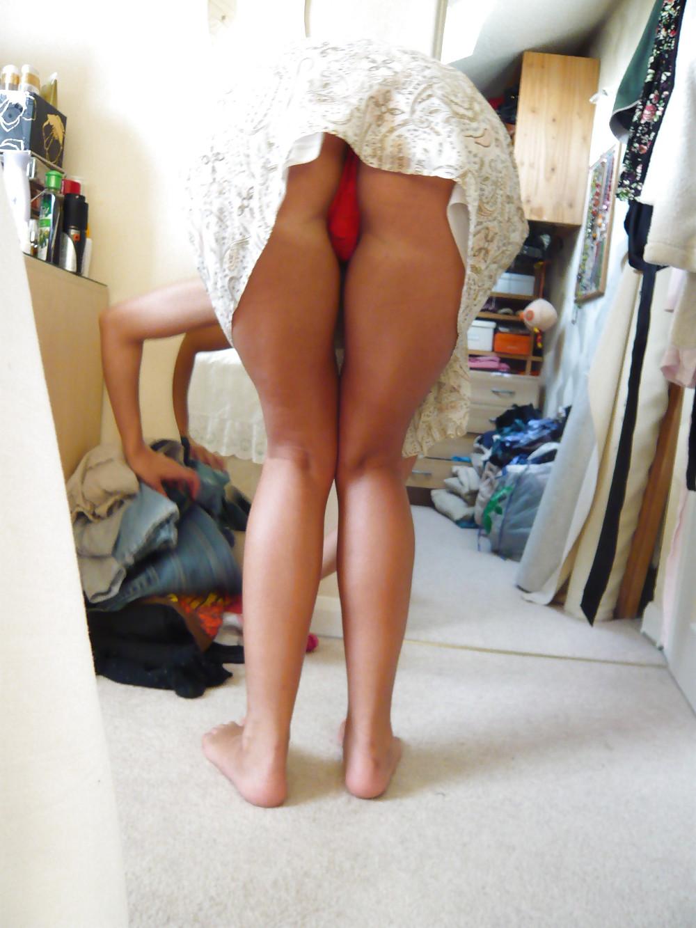 15P Nice Summers day Tan in thongs outdoors