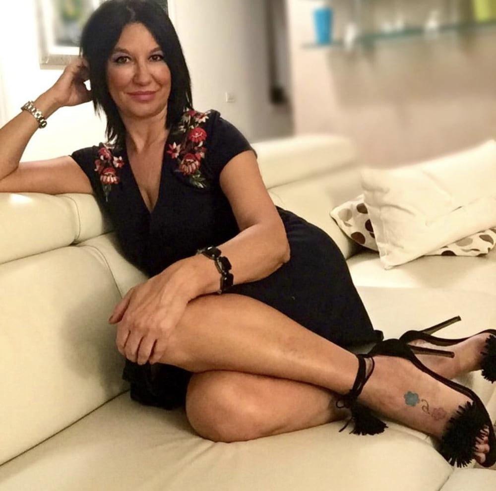 25P Sexy Italian Mature Milf