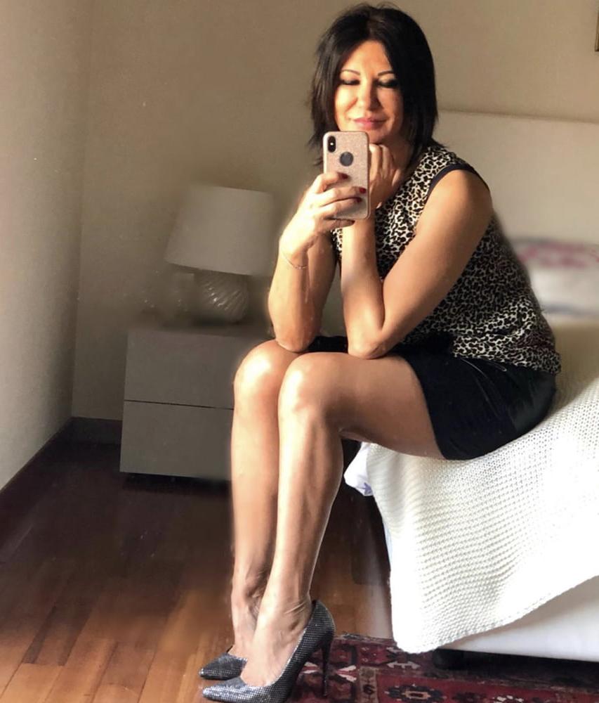 25P Sexy Italian Mature Milf