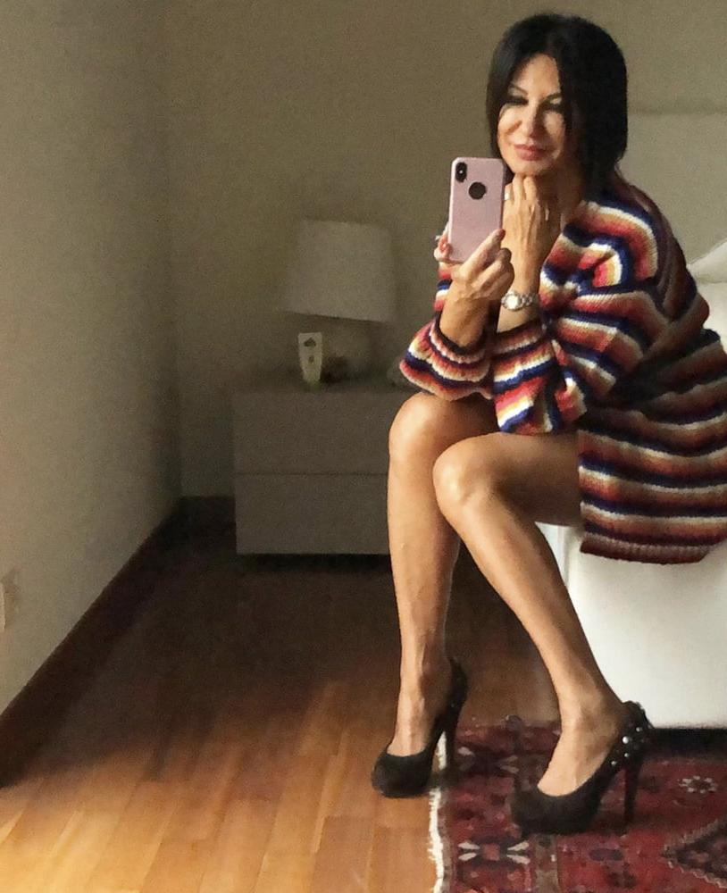 25P Sexy Italian Mature Milf