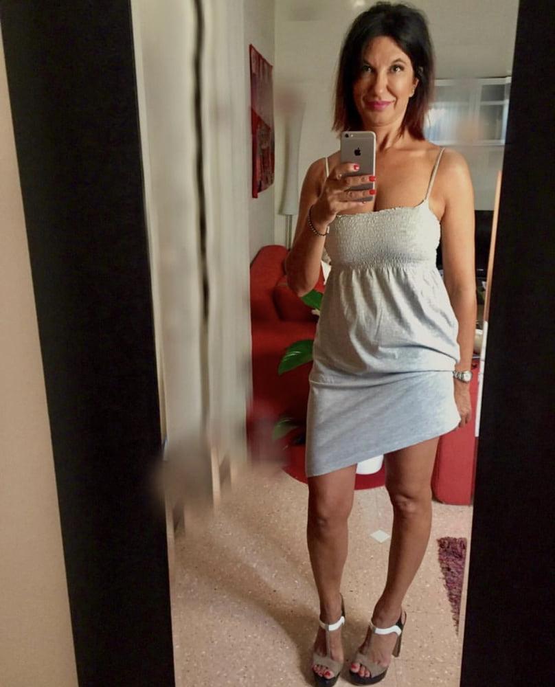 25P Sexy Italian Mature Milf