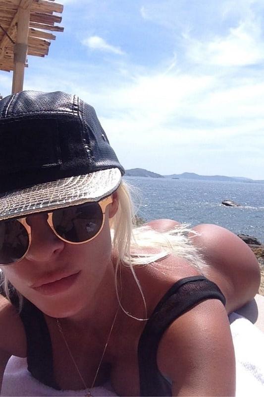 25P Greek Slutty Celebrity : Asimina Iglezou