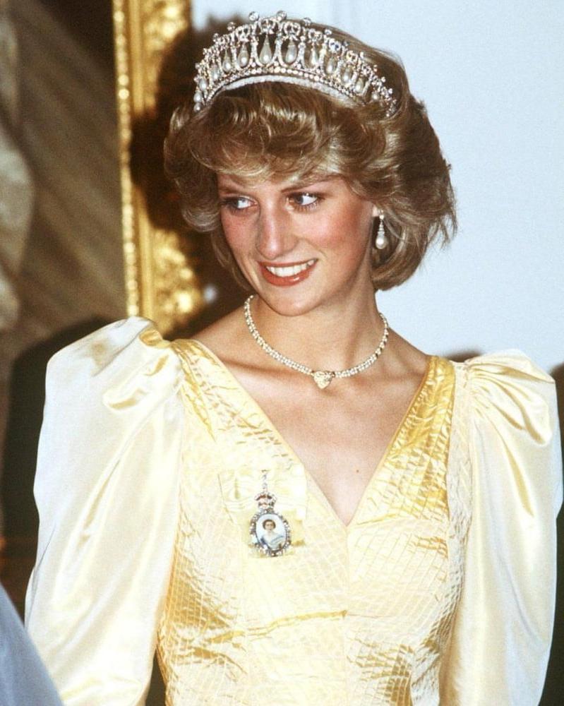 25P Celebrity Boobs - Diana Spencer